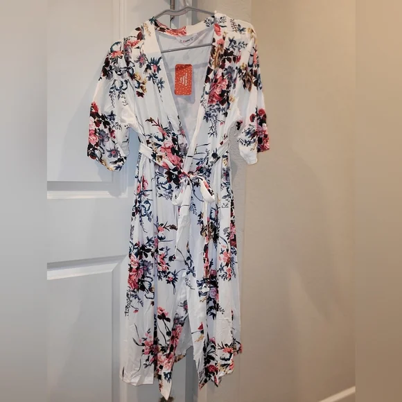 Floral Robe - Picture 2 of 3